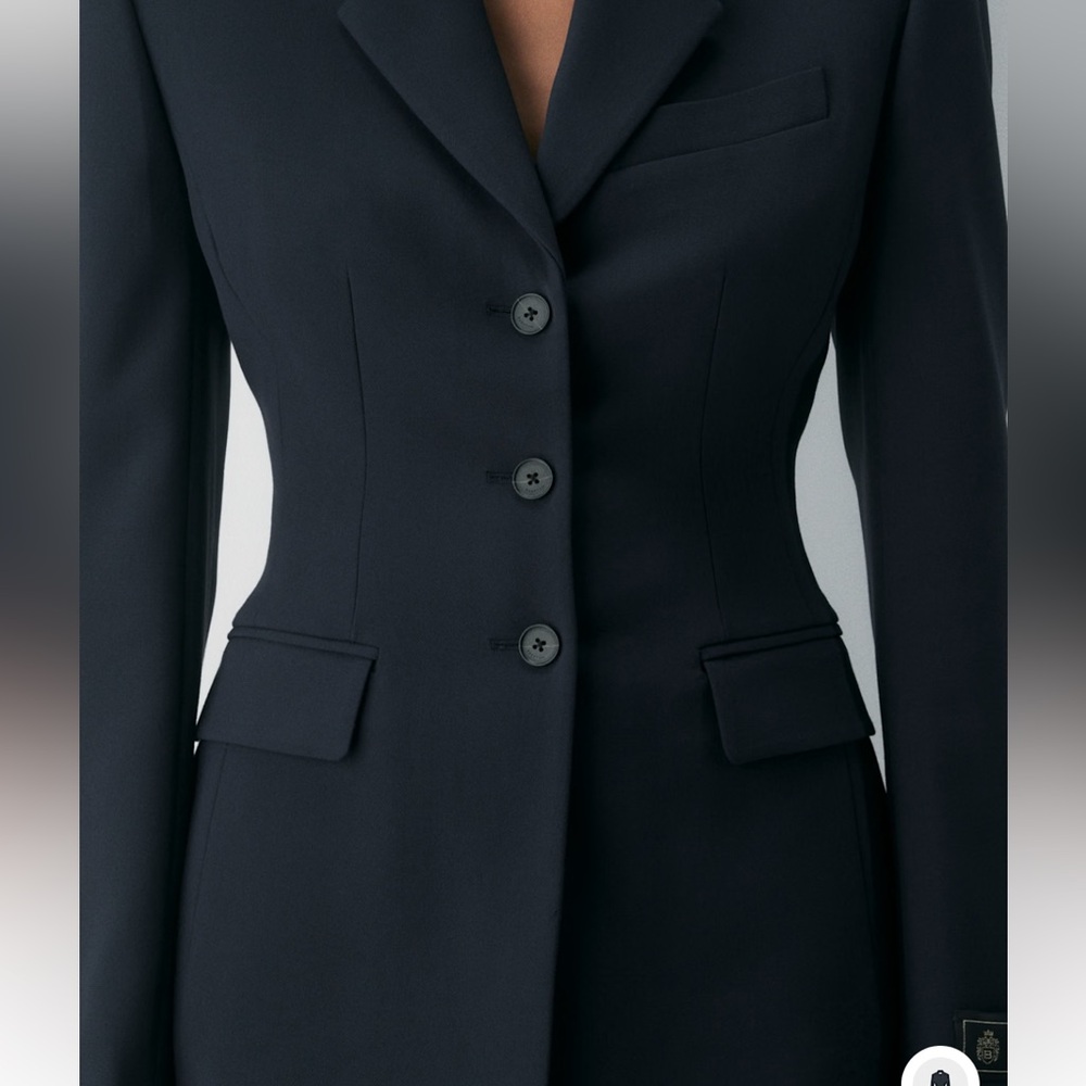 NWT Babaton Standout Blazer in Dark Night Navy / Size 2 - Picture 2 of 7